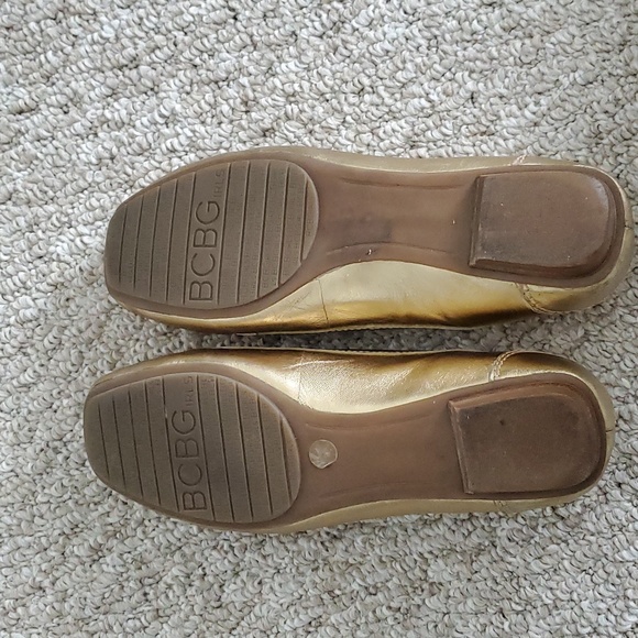BCBGirls Gold flats - Picture 3 of 4